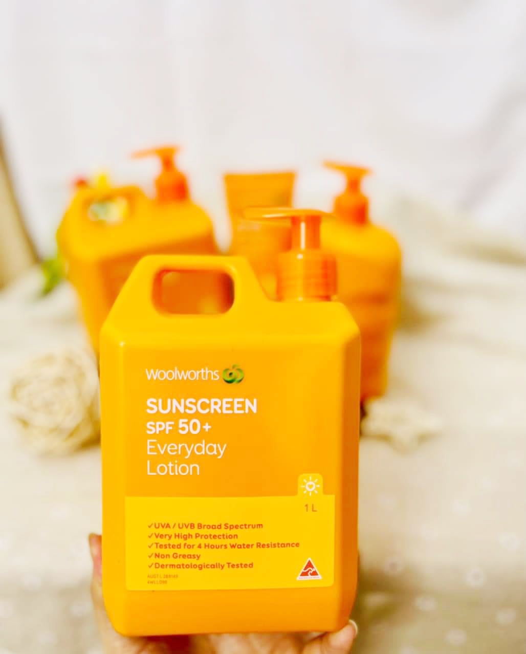 Kem Chống Nắng Australia Woolworths SPF50+